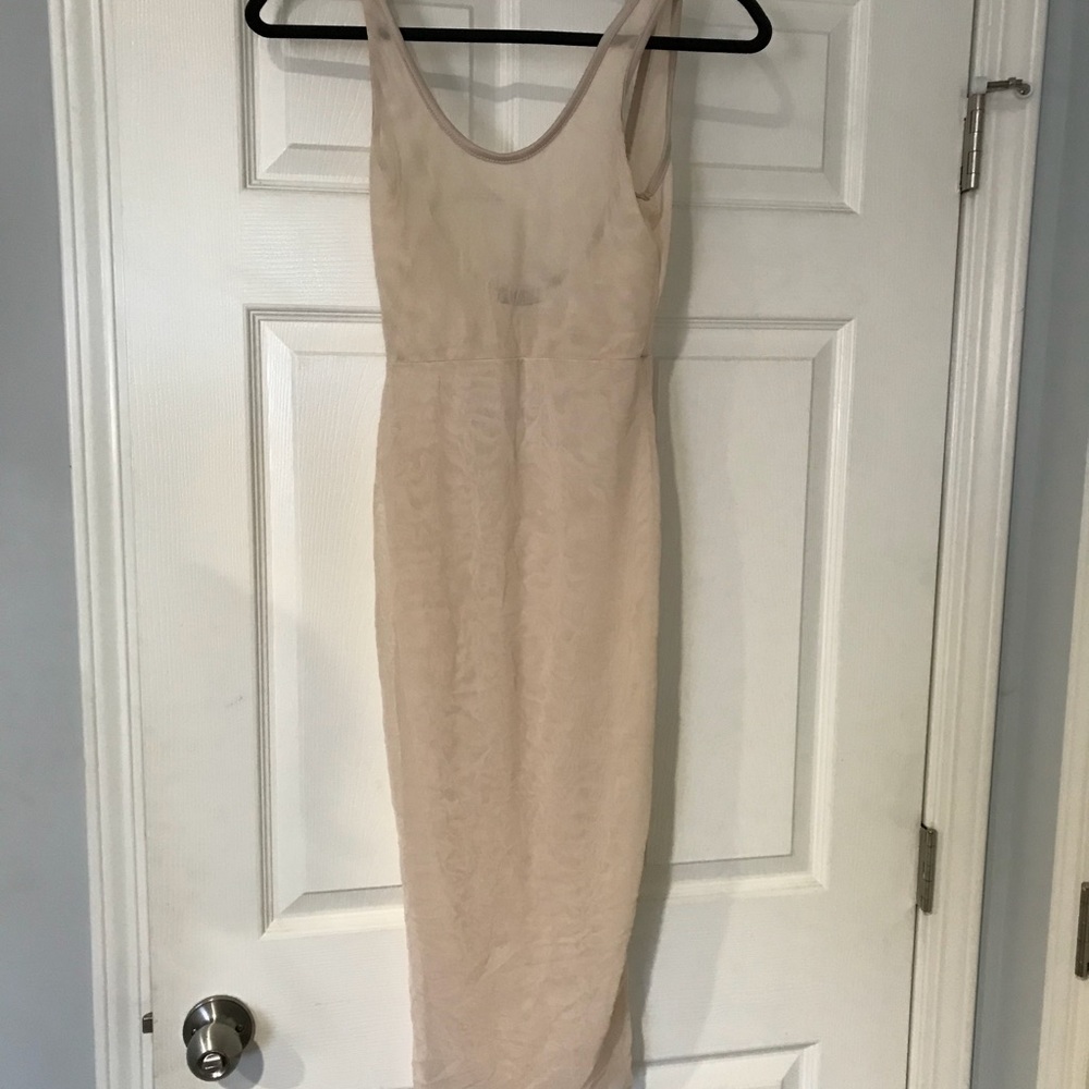 Fashion Nova. See they dress. NO Under garments